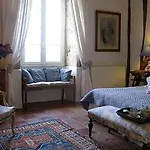 Cuq En Terrasses Couette-café