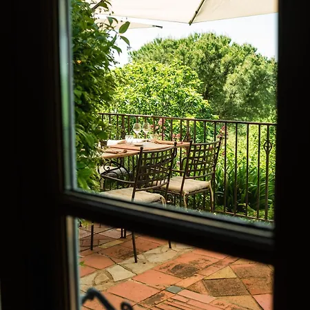 Cuq En Terrasses Couette-café 4*